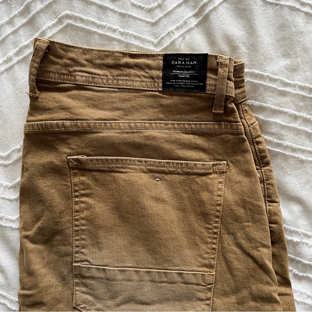 Zara Man Taper Legged Jeans
